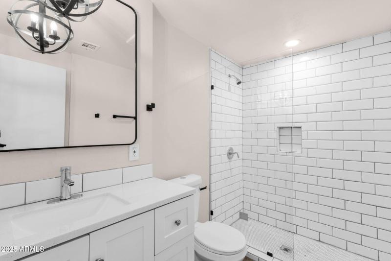 49-web-or-mls-1012-e-pierson-st