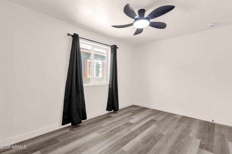 51-web-or-mls-1012-e-pierson-st