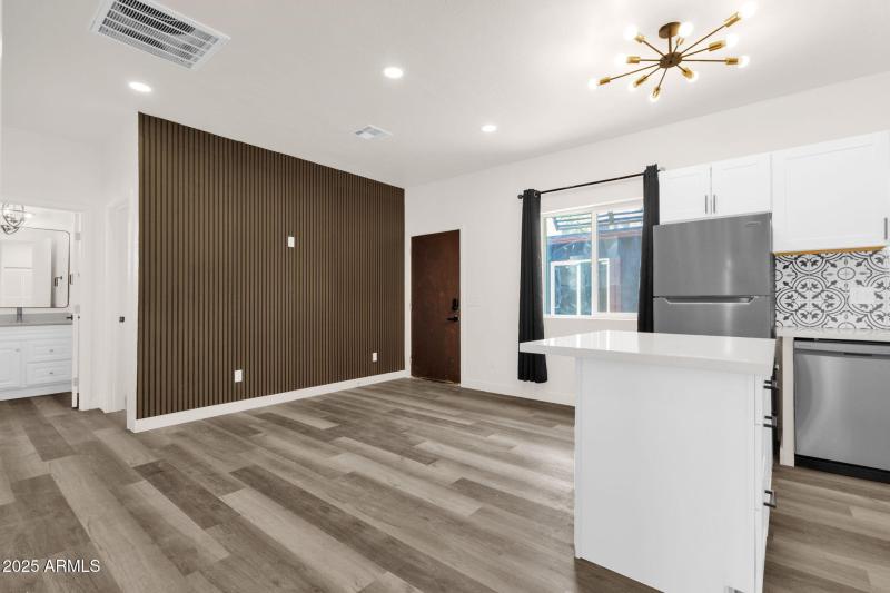 74-web-or-mls-1012-e-pierson-st