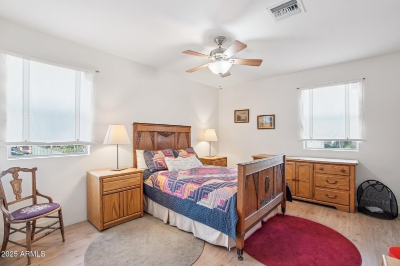 Bedroom in 2-bed apt