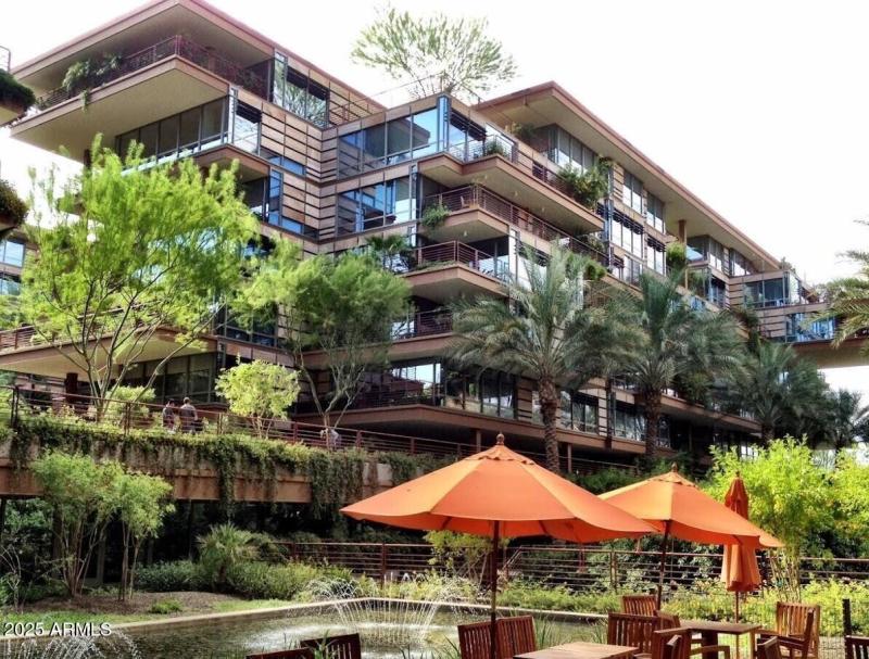 optima camelview outside