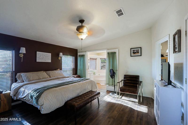 Main House - Master Bedroom 1