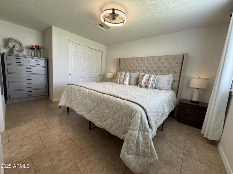 B13780C0-60E5-41DC-8C1B-67D4241E0C0B_1_1