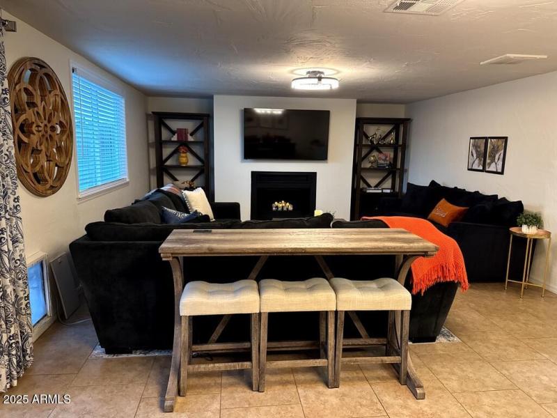 29656127-9C88-403D-BADA-72CC7E9A5C49_1_1