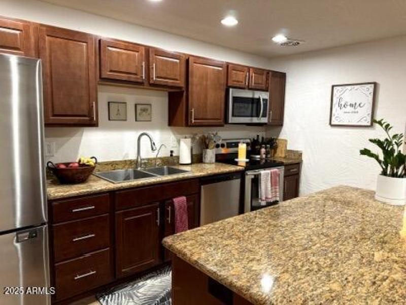 DEE4E2CF-D8A1-4099-92A3-6462E6B57524_4_5