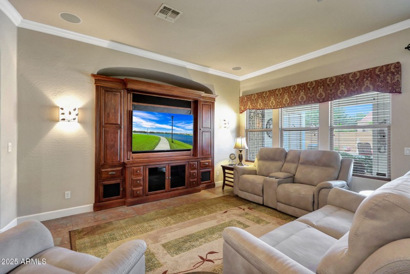 17394 W Lincoln St_living1