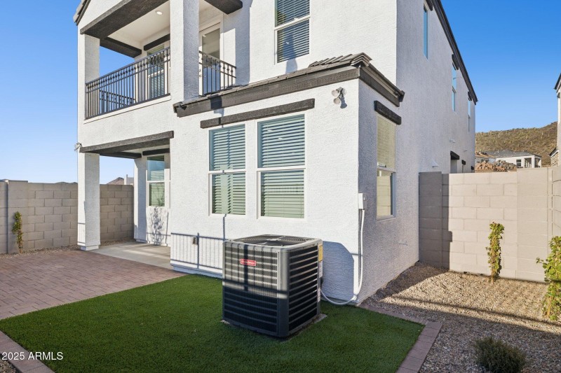 Eclipse Model - Backyard