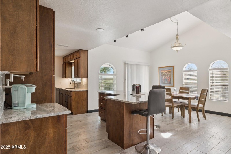 10-web-or-mls-17005-e-nicklaus-dr