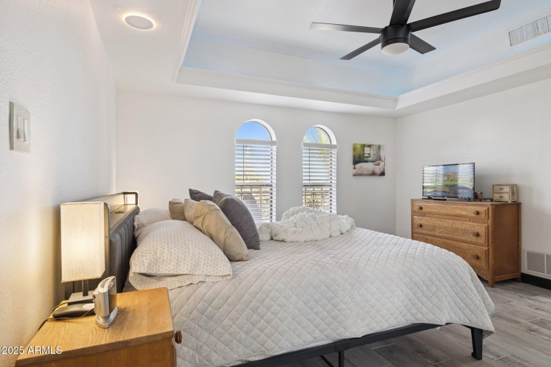 16-web-or-mls-17005-e-nicklaus-dr