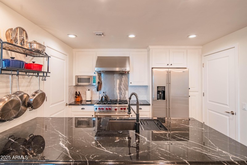 Kitchen w/ Gas Stove