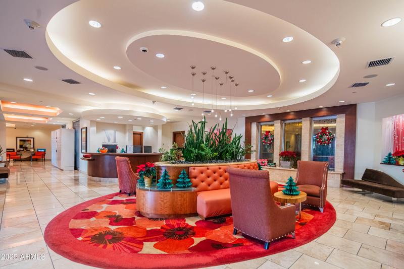 Lobby w/ Concierge