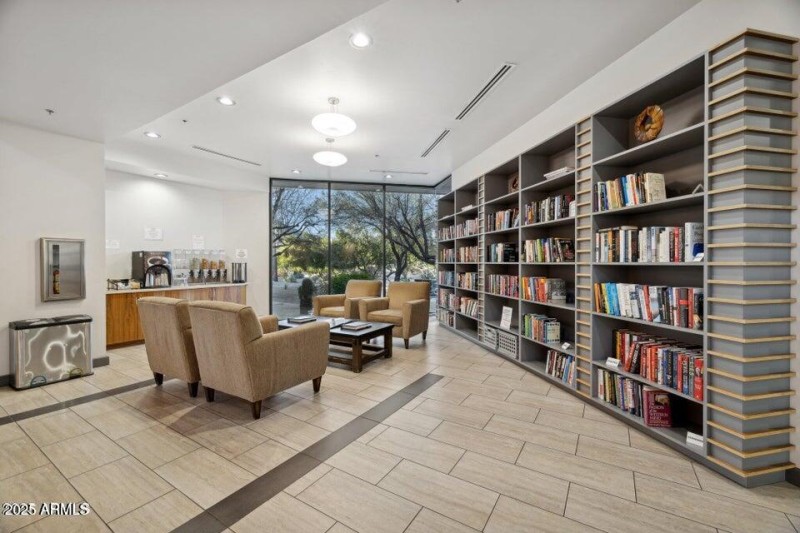 20251118015907350271000000-o