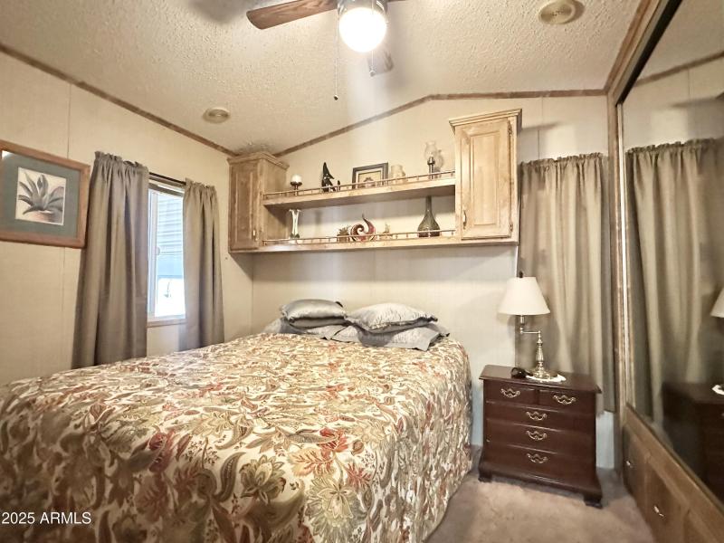 AMAZING COMFY BEDDROOM