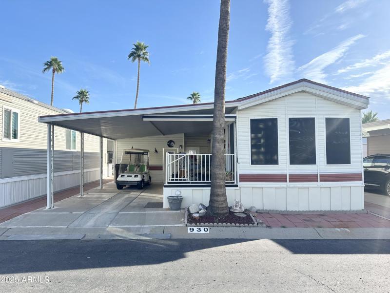 FANTASTIC CURB APPEAL