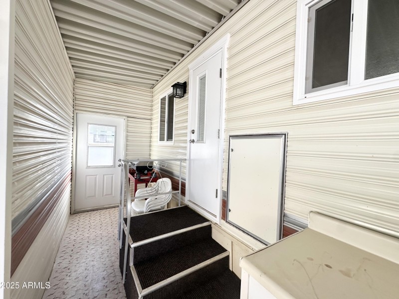 5TH WALL, BACK PATIO DOOR