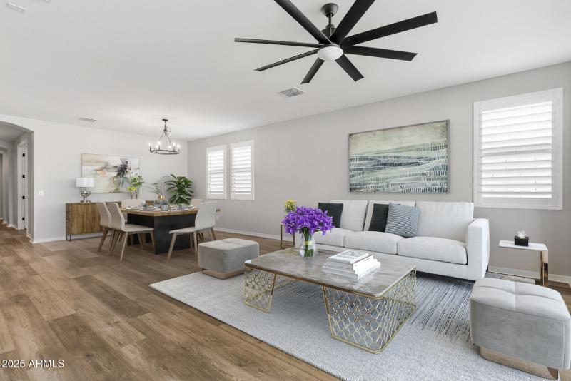 10VS) GREAT ROOM TO DINING