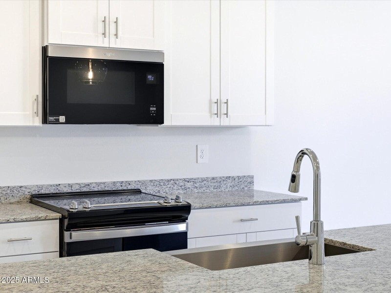 24602 W CHAMBERS Street