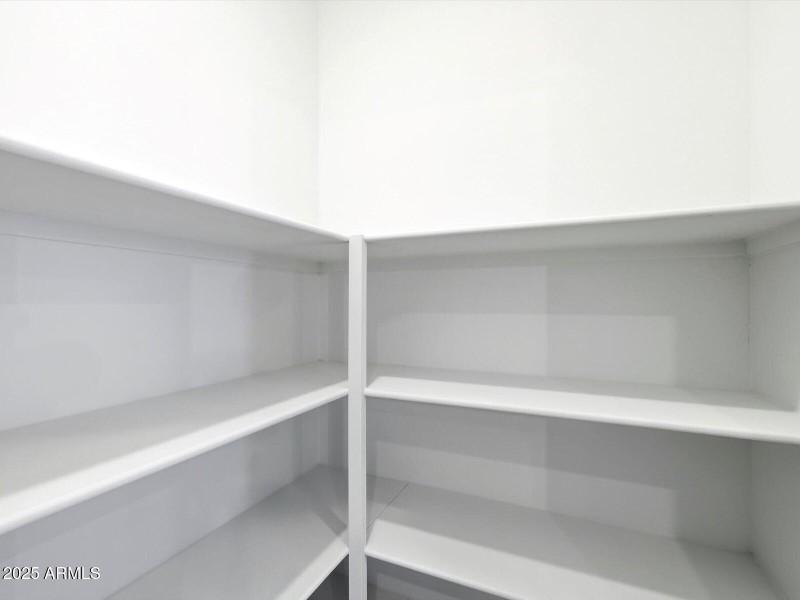 24602 W CHAMBERS Street