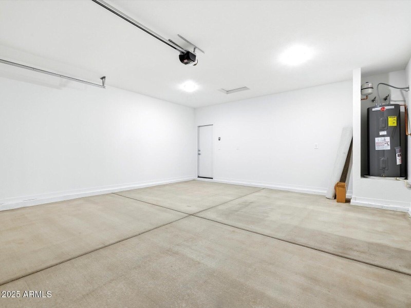 24602 W CHAMBERS Street