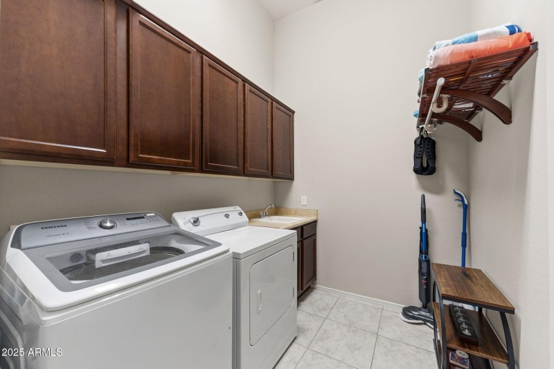 Large Laundry room with Cabinets