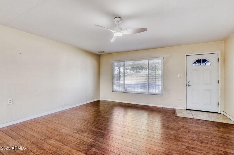 4025 W. Claremont St - Web Quality - 004