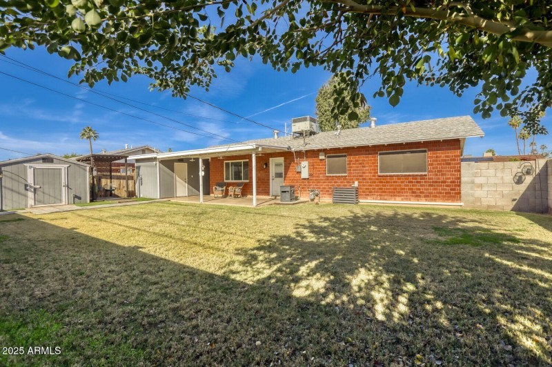 4025 W. Claremont St - Web Quality - 017