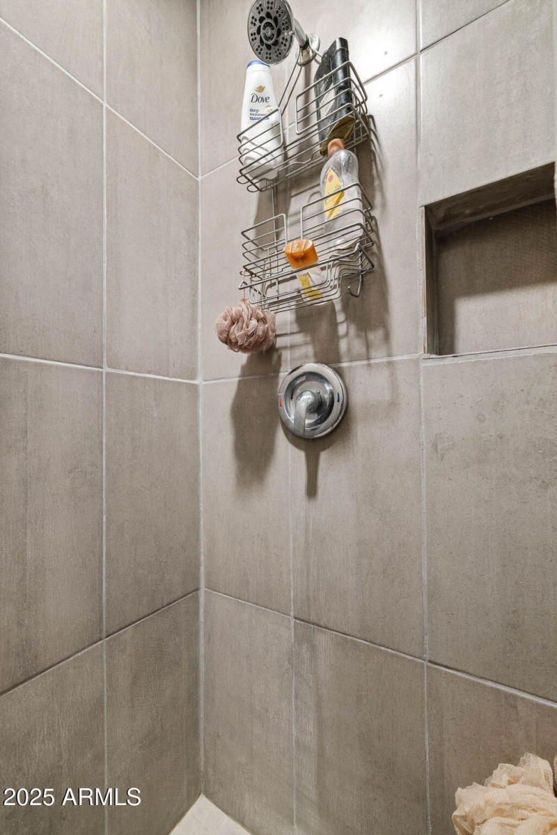 28-Guest House Bathroom (2)