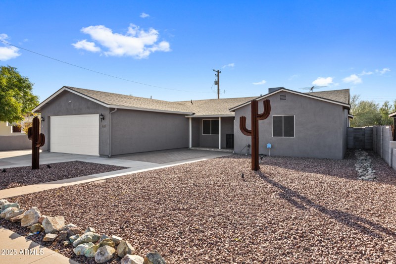 1601 W Glenrosa Ave-3