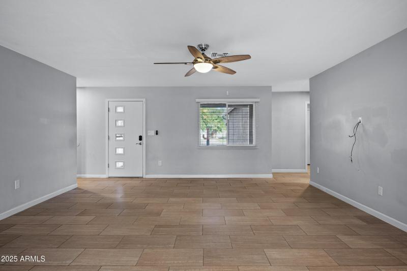 1601 W Glenrosa Ave-7