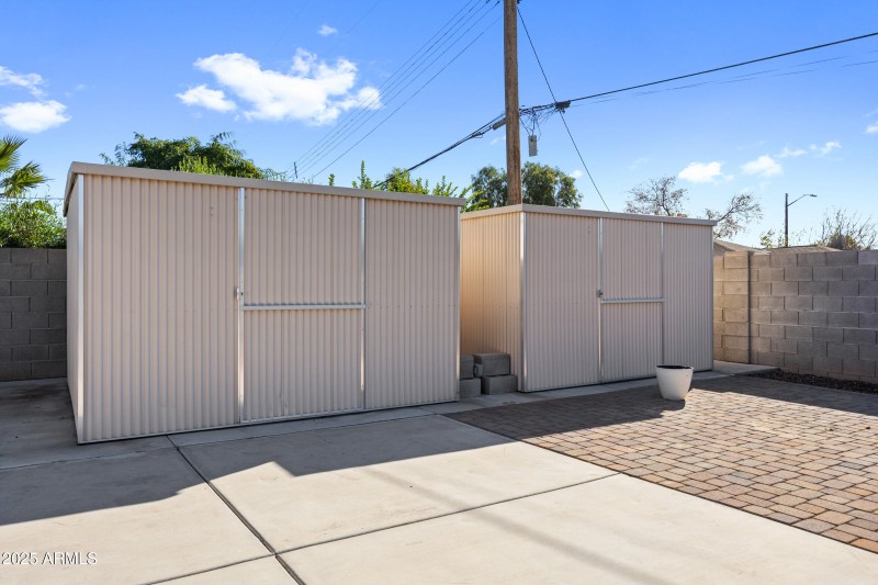 1601 W Glenrosa Ave-38