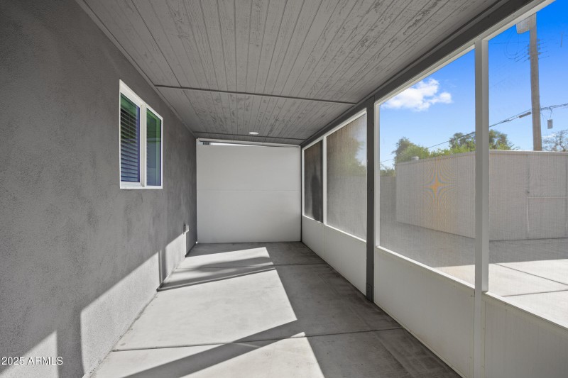 1601 W Glenrosa Ave-43