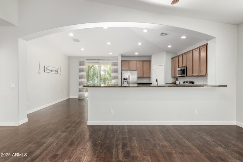 Great Breakfast Bar For 5 Bar Stools