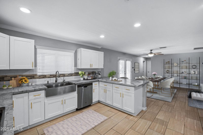 1601 W Glenrosa Ave-16_VS