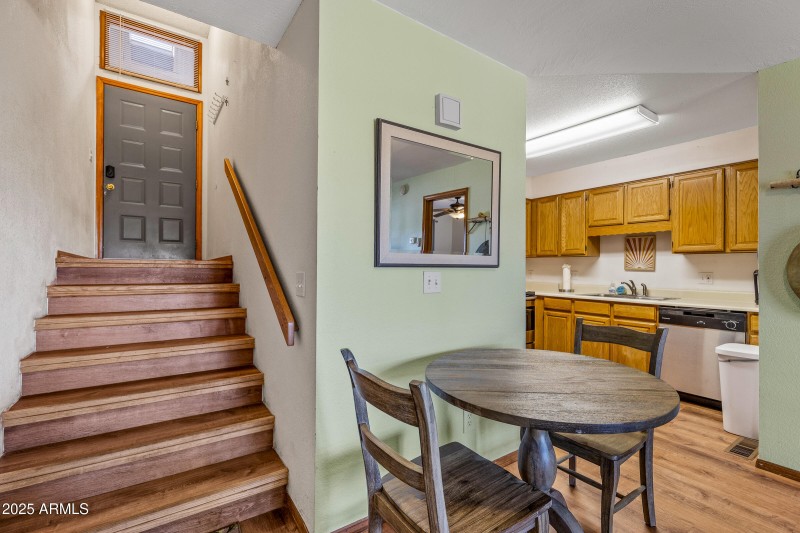 2665 N Valley View Rd Unit 10121-5