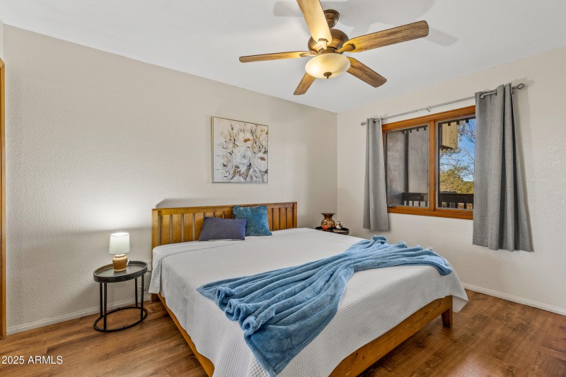 2665 N Valley View Rd Unit 10121-16