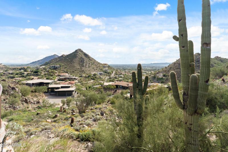 7310 N Highcliff Dr-46