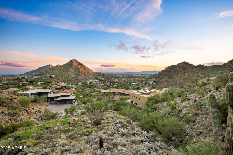 7310 N Highcliff Dr-94