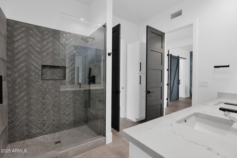 12-web-or-mls-P1415033