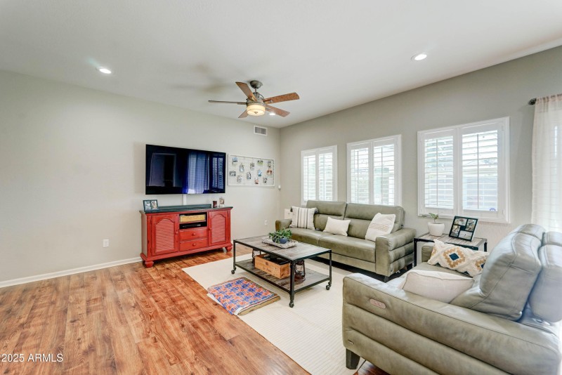 4001 E Indianola Ave-12 copy