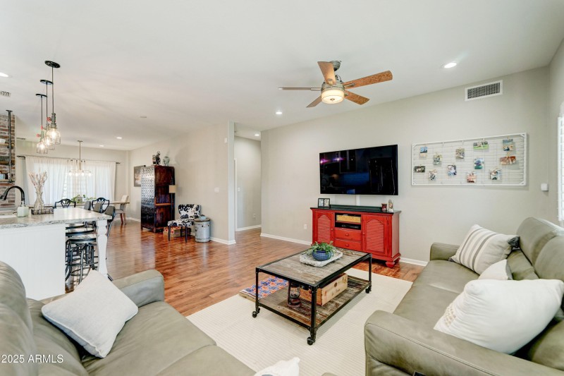 4001 E Indianola Ave-13 copy