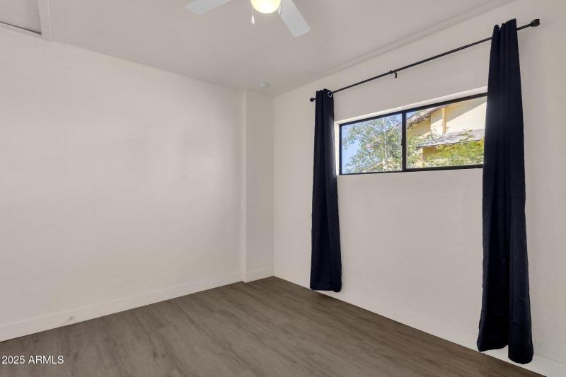 20-web-or-mls-329-n-17th-dr