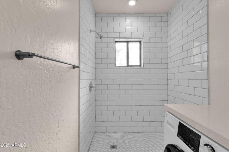 32-web-or-mls-329-n-17th-dr