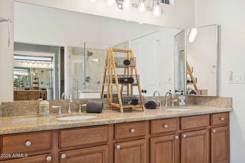 20-web-or-mls-4831-e-fernwood-ct