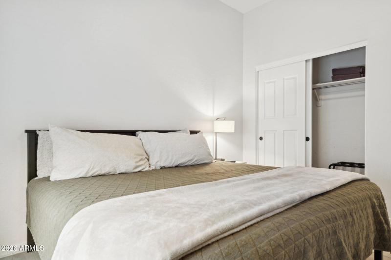 26-web-or-mls-4831-e-fernwood-ct