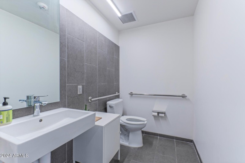 6901 East 1st Street-large-011-008-6901