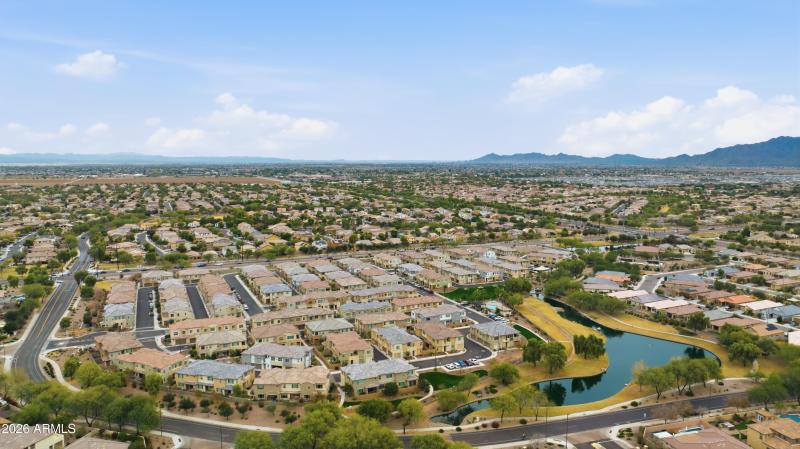 DRONE Reflecting_Walls_Real_Estate_Photo