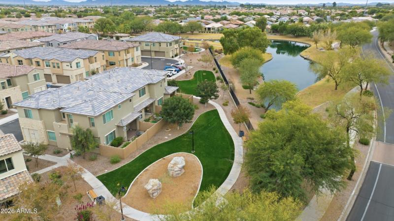 DRONE Reflecting_Walls_Real_Estate_Photo