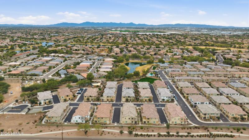 DRONE Reflecting_Walls_Real_Estate_Photo