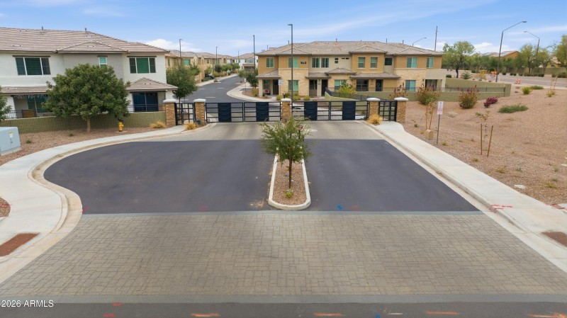 DRONE Reflecting_Walls_Real_Estate_Photo