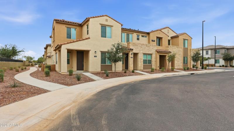 Reflecting_Walls_Real_Estate_Photography